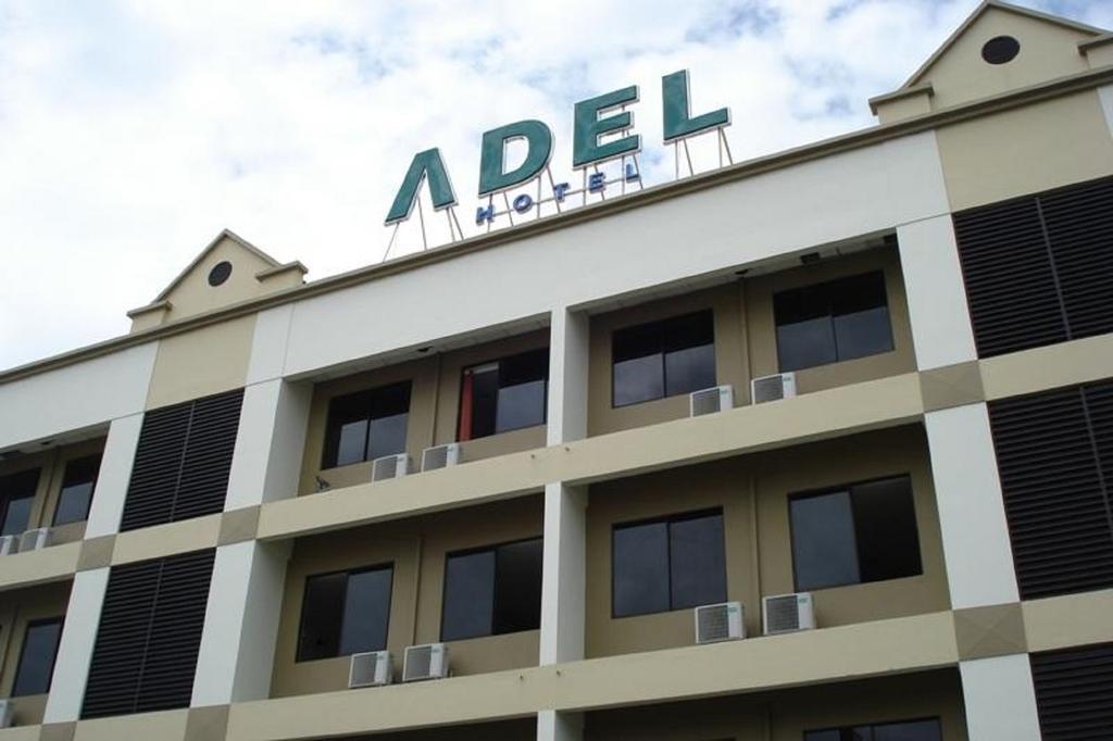Adel Hotel Putatan Kültér fotó